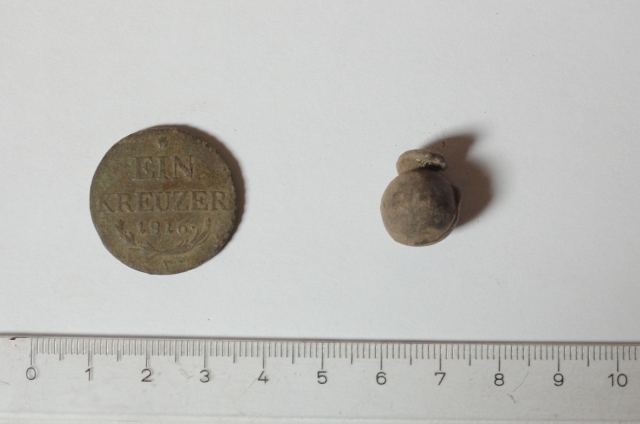 Pronađeni novčić i puščano zrno